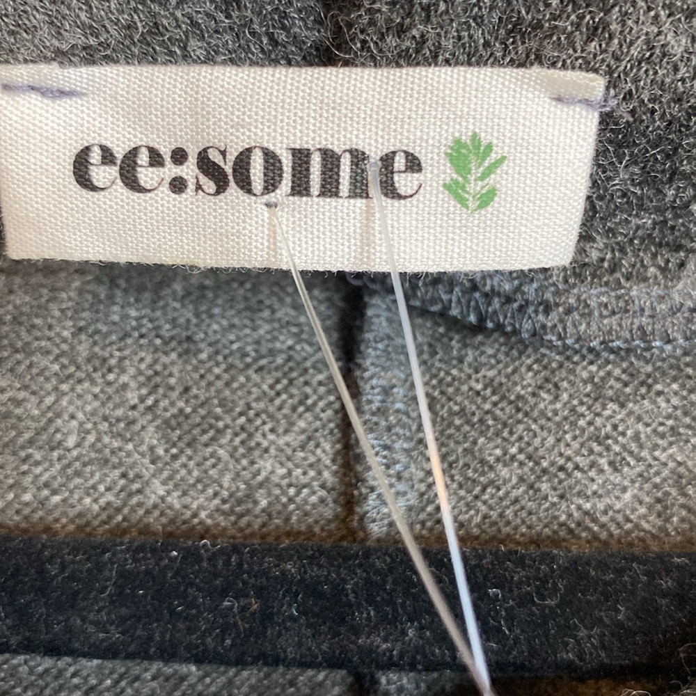ee:some Sweater charcoal grey Size Medium - Picture 5 of 11